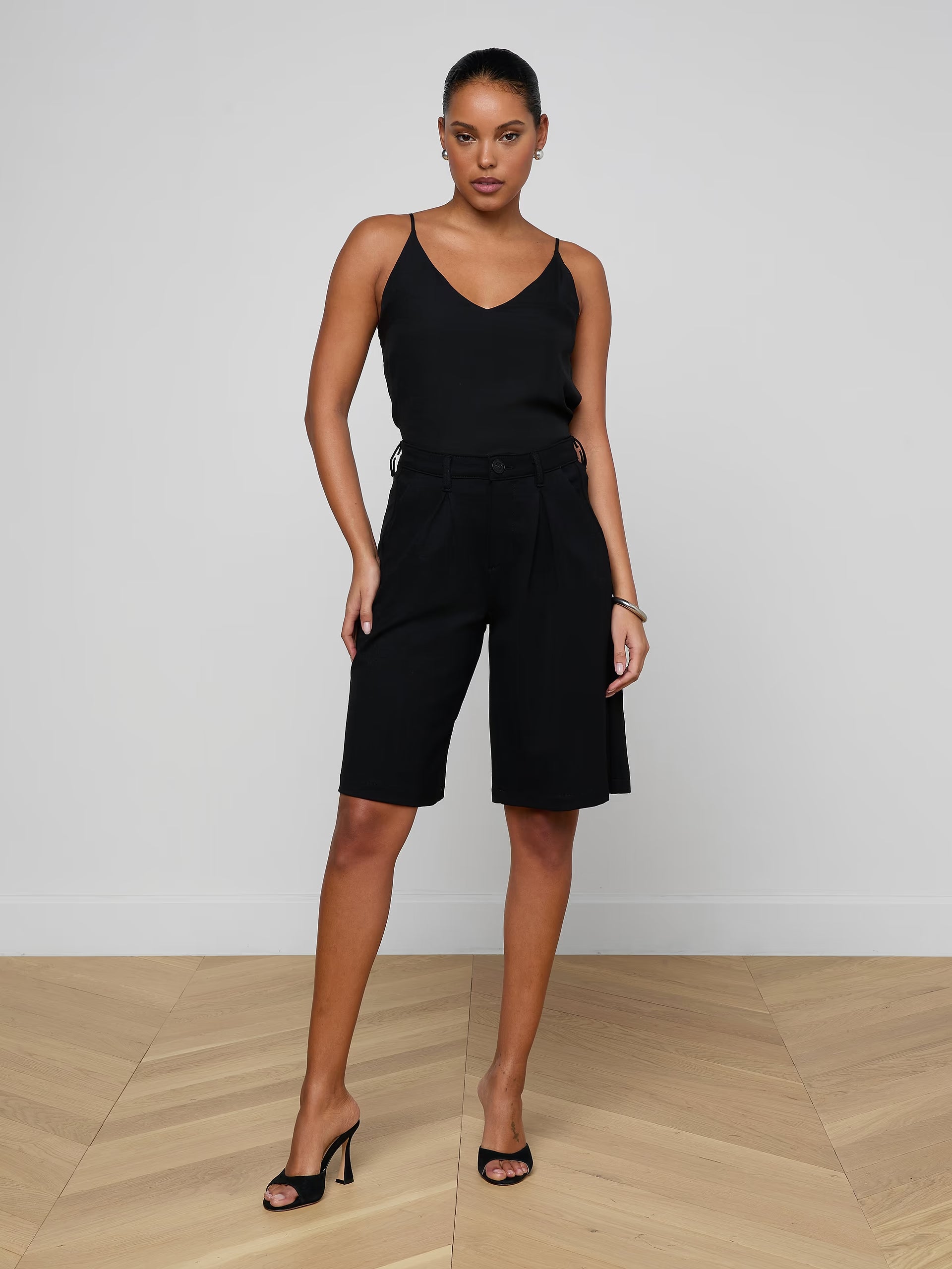Akasha Bermuda Shorts Black