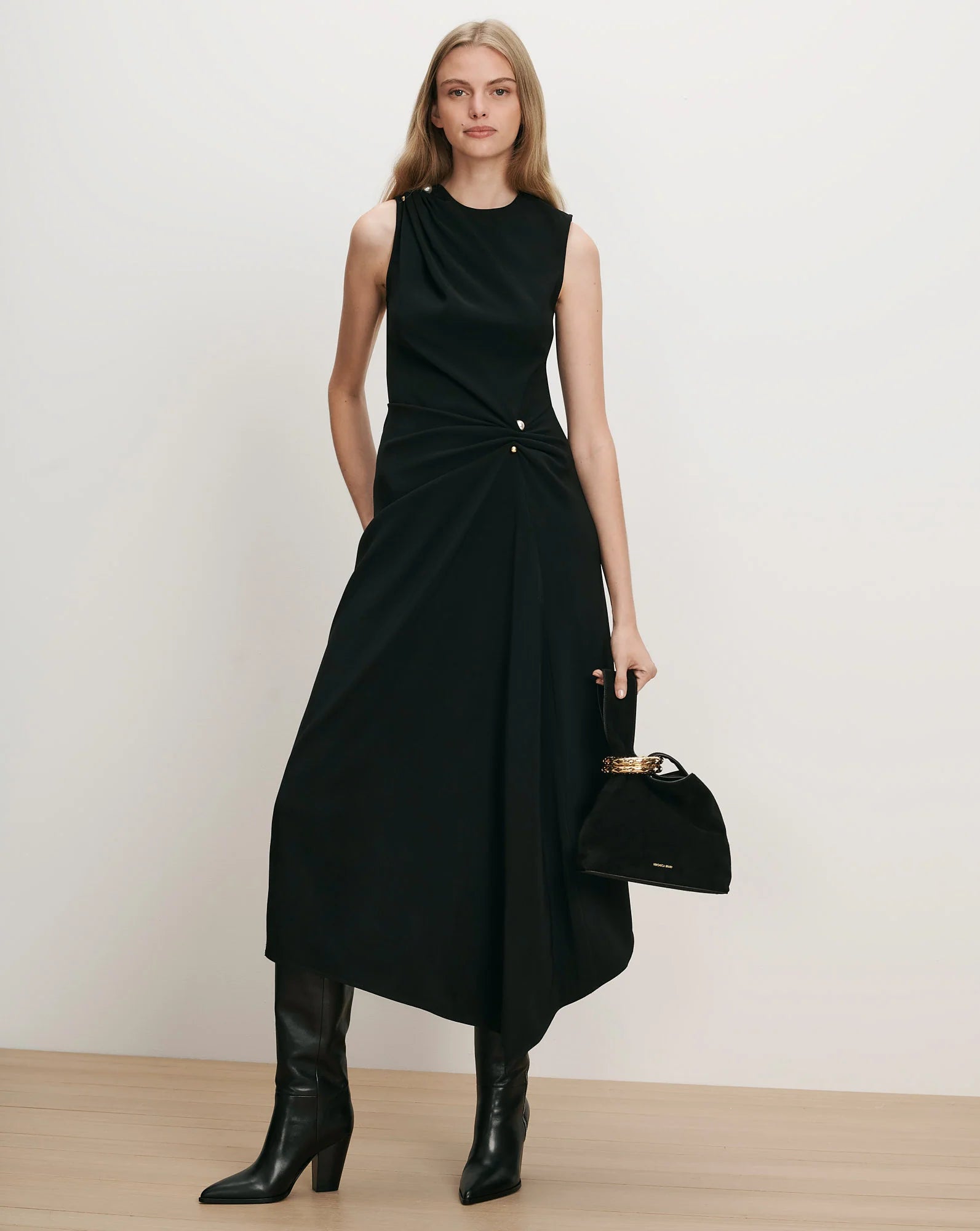 Freja Brooch Dress Black