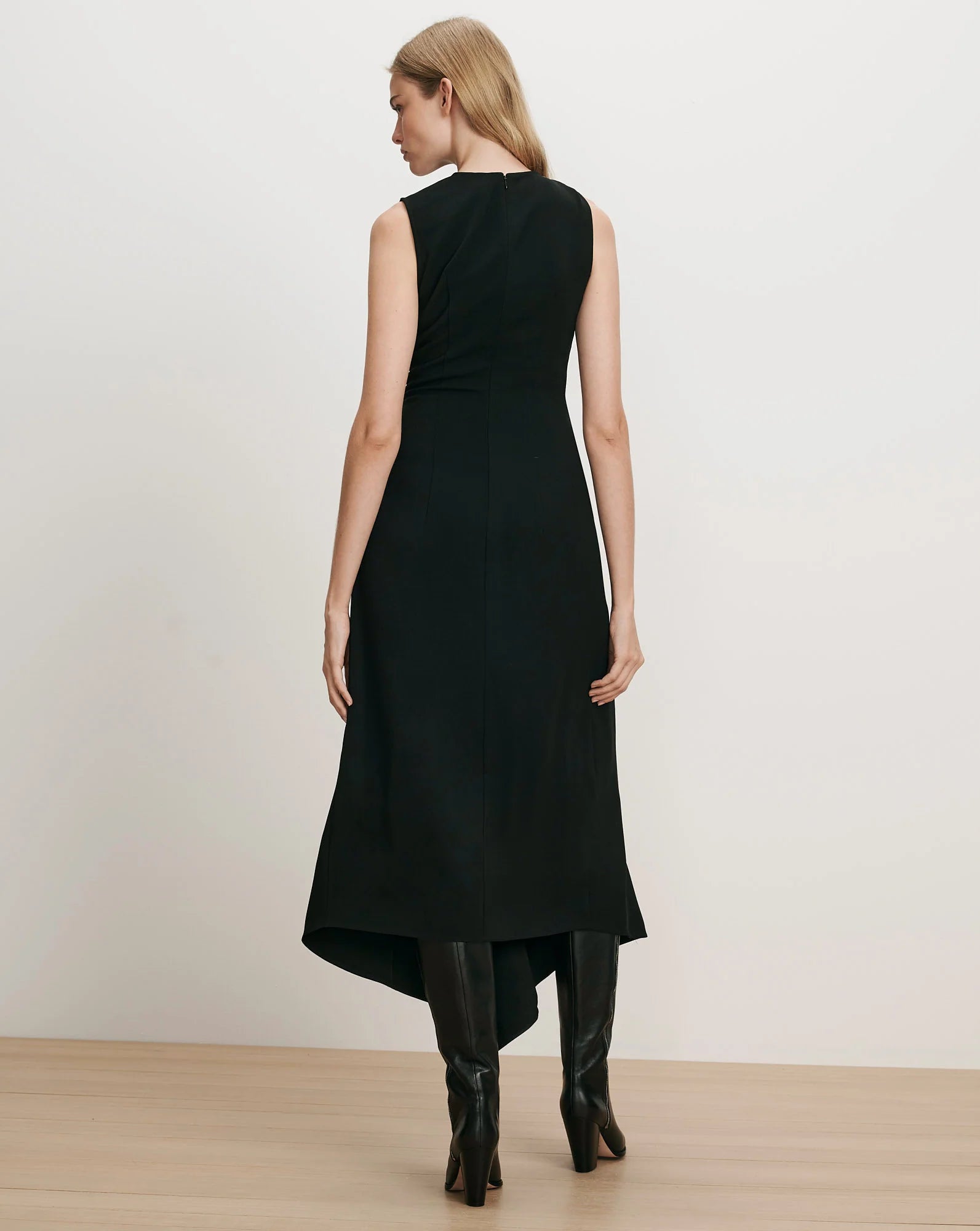 Freja Brooch Dress Black