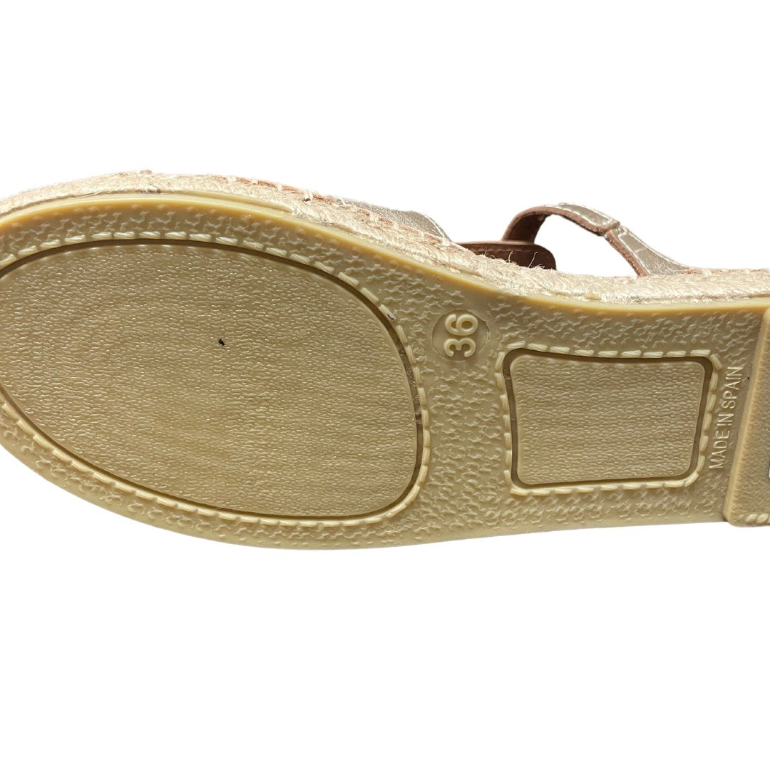 close up of the sole of the cordani Eddy Gold Leather with white background