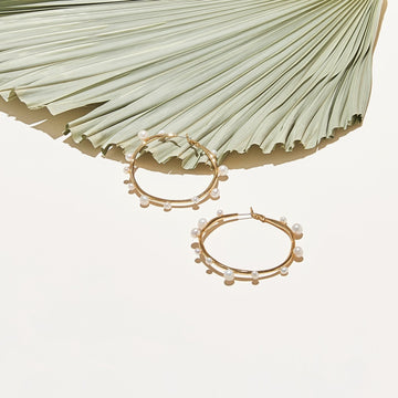 Isla Pearl Hoop White/ Gold Jewelry - Earrings Mignonne Gavigan 