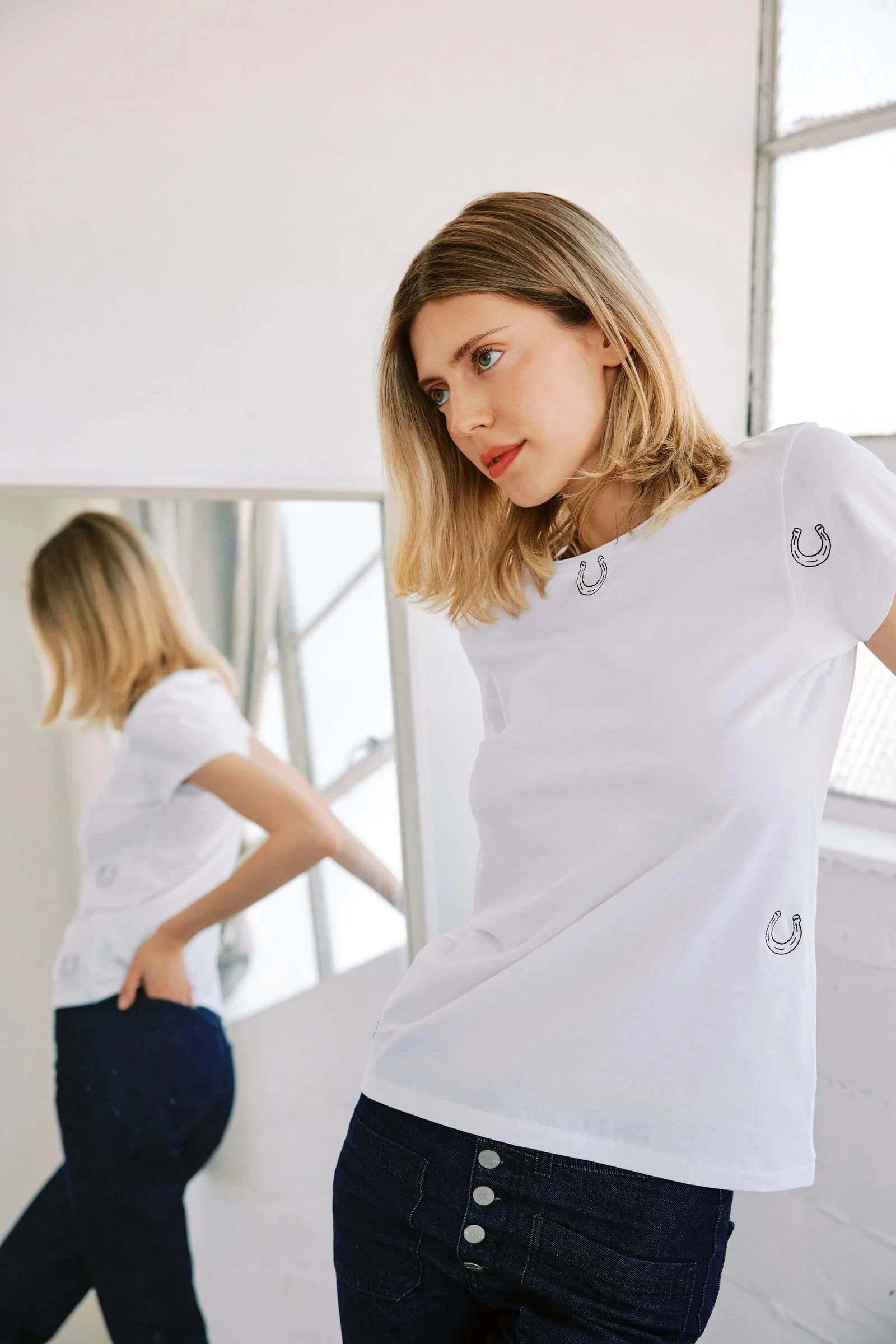 Embroidered T-Shirt Horseshoe Tops - Tees catherinegee 