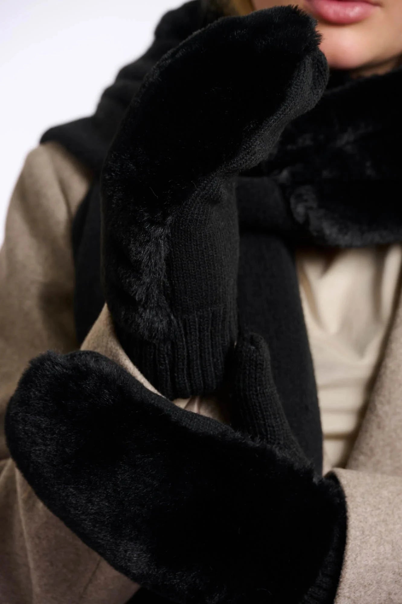 Oxo Faux Fur Gloves Black Gloves Rino & Pelle 