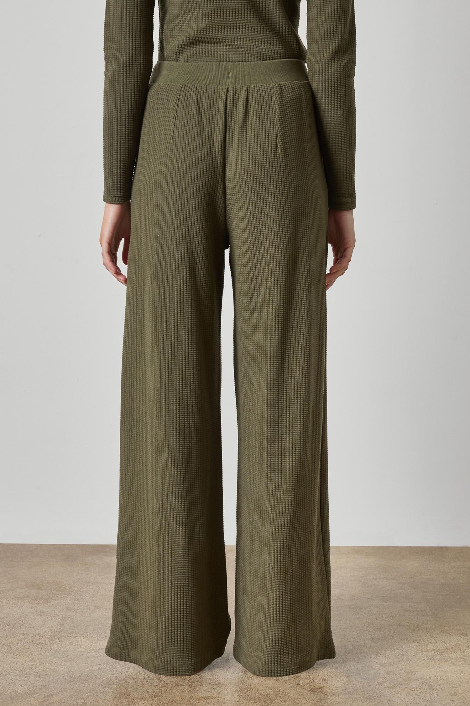Full Length Pleated Pant Olive Pants - Sweatpants Lilla P 