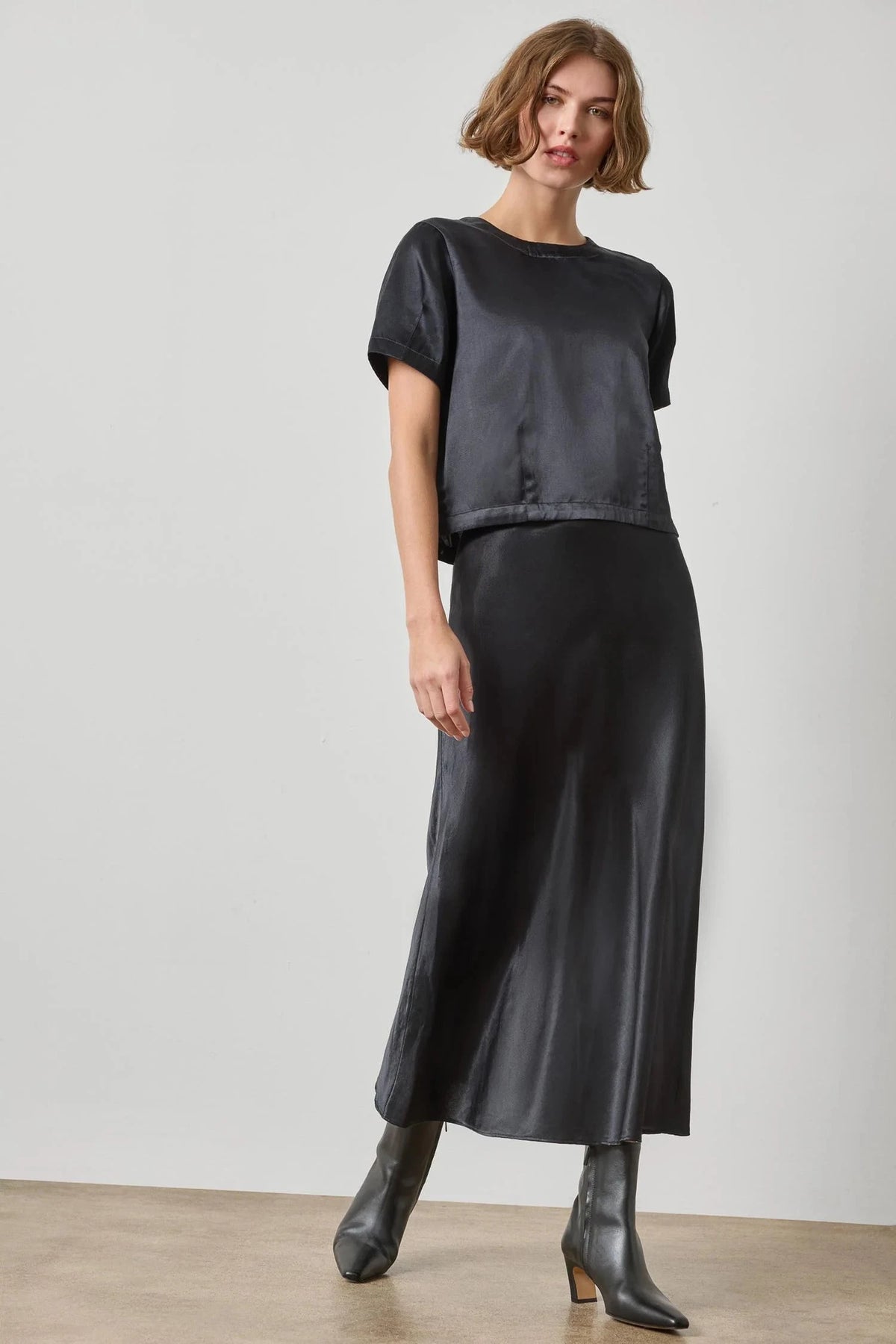 Slub Woven Bias Skirt Black Skirts - Midi Lilla P 