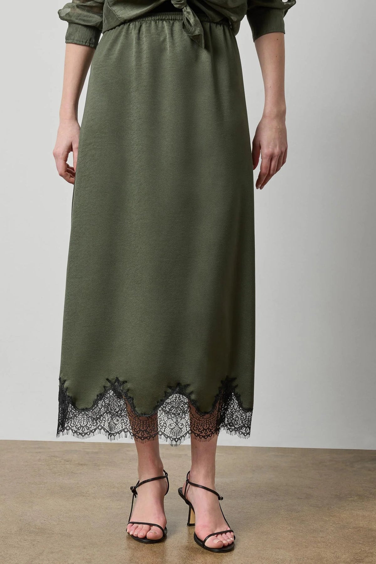 Crepe Satin Skirt with Lace Trim Fir Skirts - Midi Lilla P 