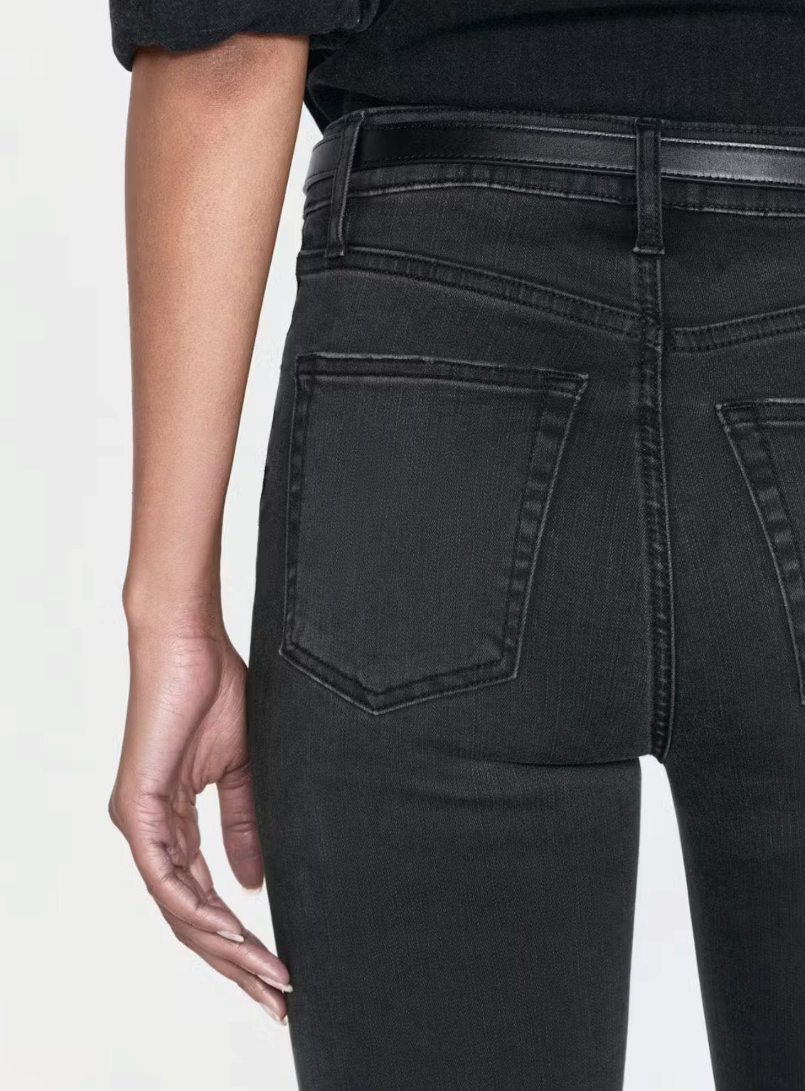 Le Sleek Straight Kerry Denim - Straight Frame 