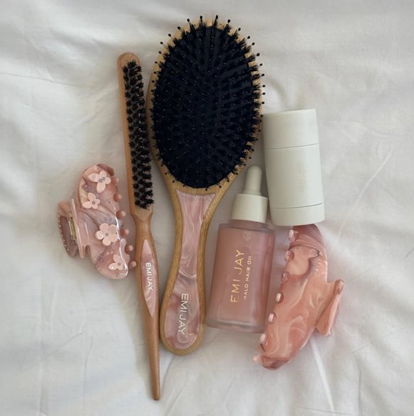 Flat Brush Pink Chantilly Beauty & Hair Emi Jay 