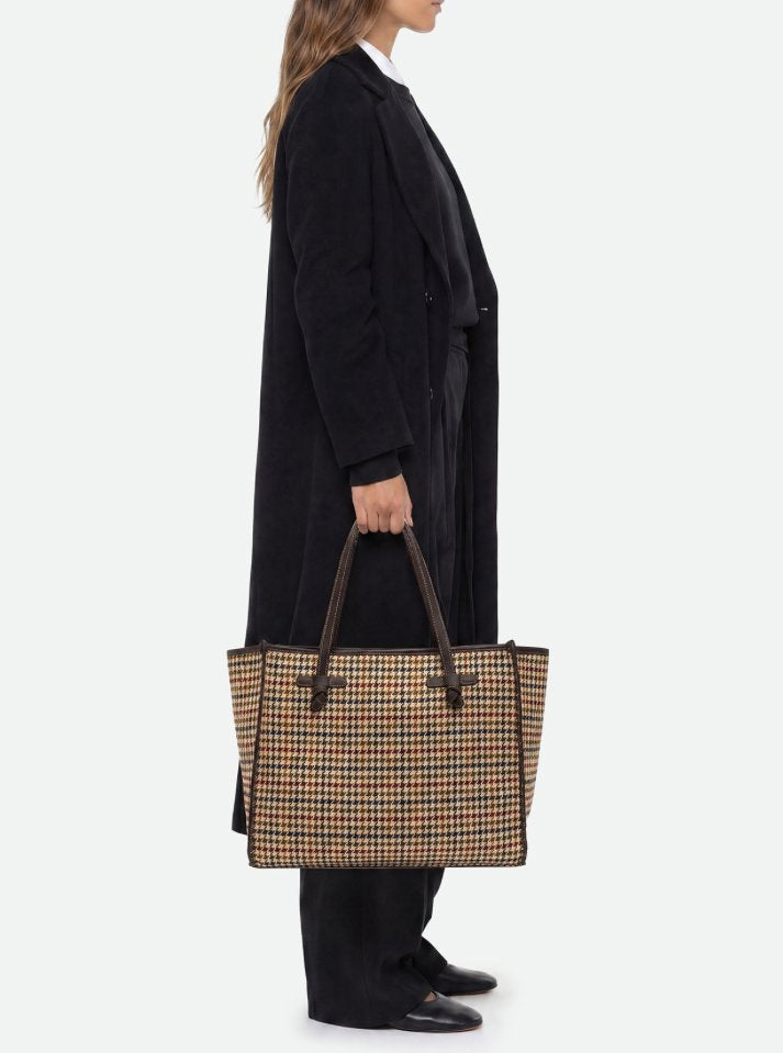 Marcella Var Beige Tote &amp; Satchel Gianni Chiarini 