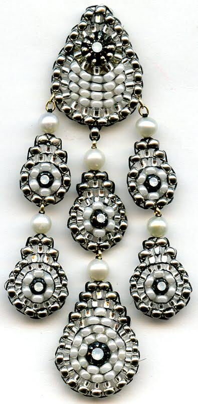 E74020 earrings