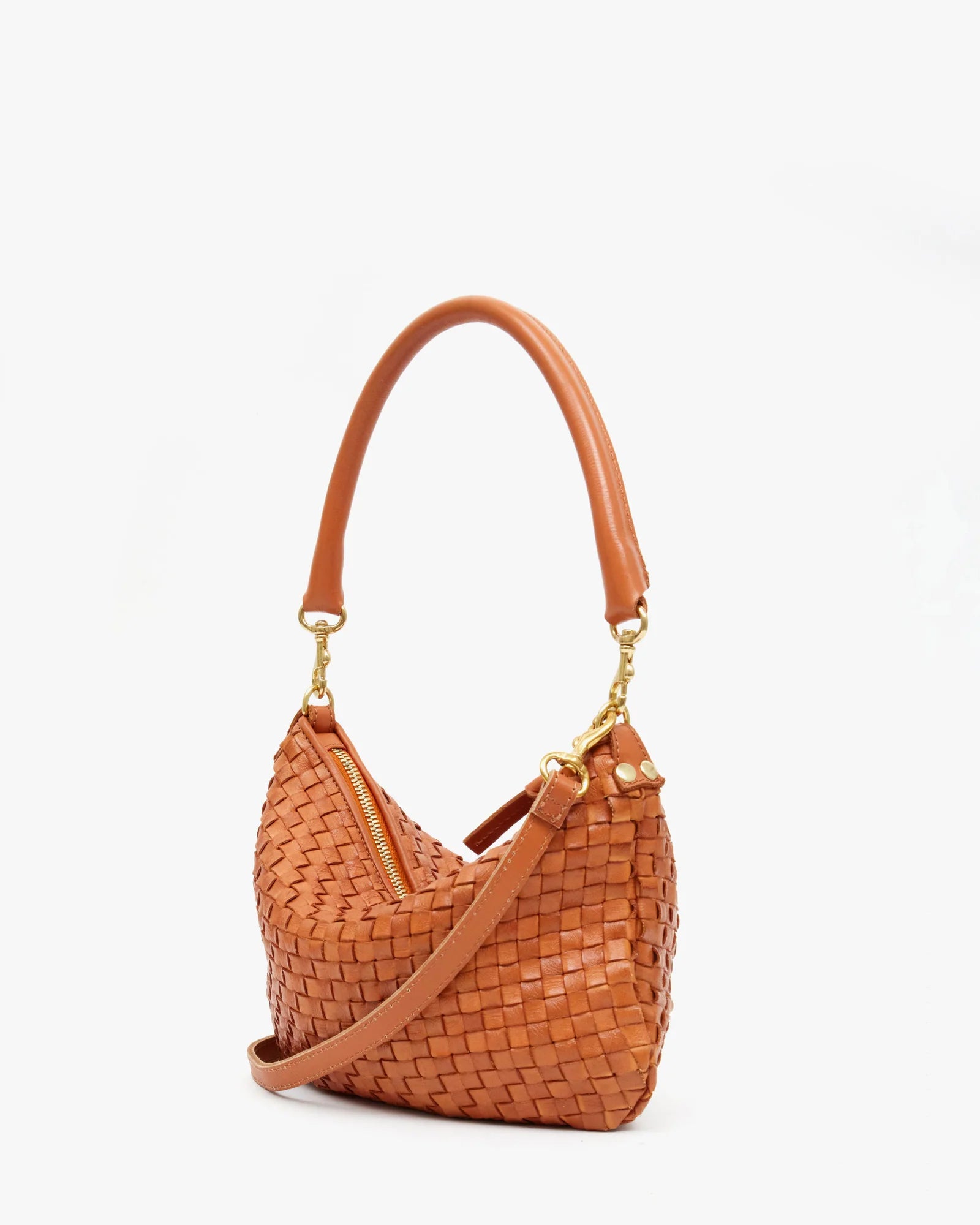 side view of the r Clare v Petit Moyen Messenger Natural Woven Checker on a white background