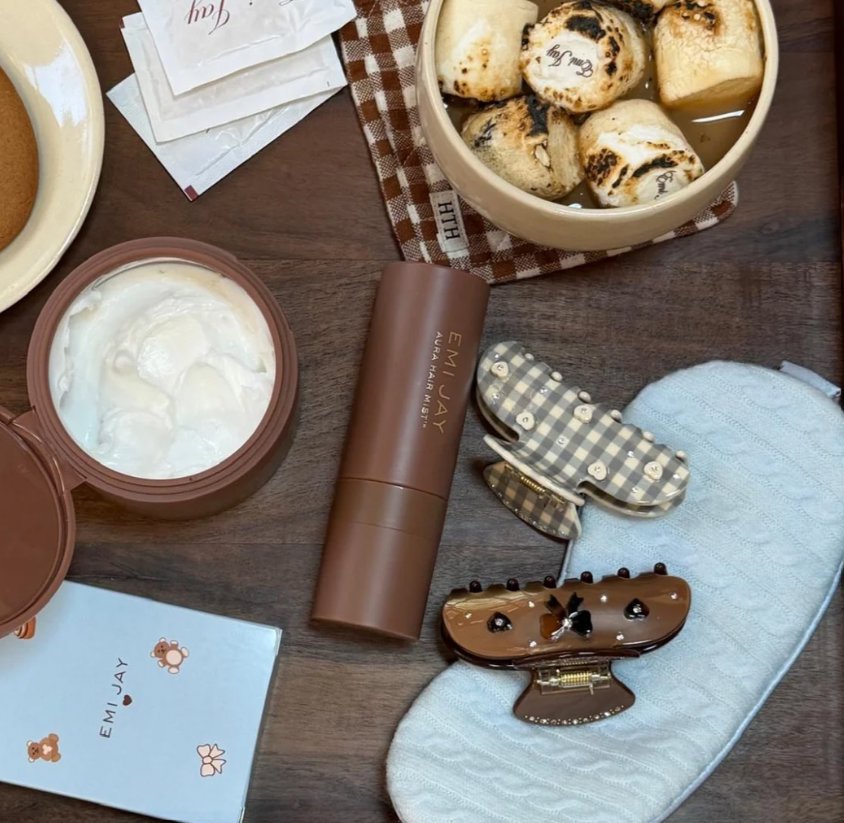 Sweetheart Clip Cocoa Cashmere Beauty &amp; Hair Emi Jay 