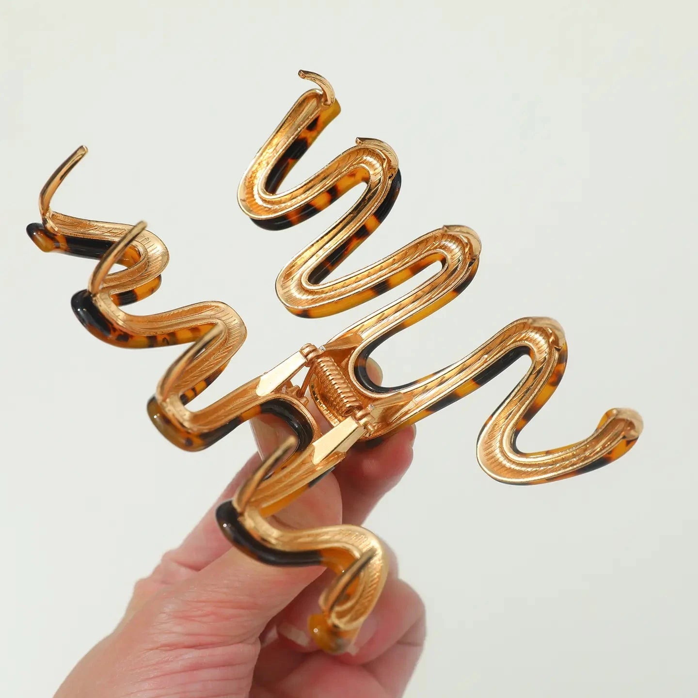 Large Willow Squiggle Metal Claw Clip Beauty &amp; Hair Adorro 