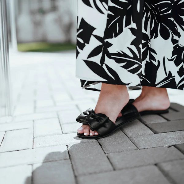 Rafie Bow Sandal Black Shoes - Sandals - Flat Sandals Solei Sea 