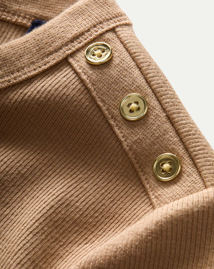 close up of the bottoms on the Veronica Beard rays tee khaki